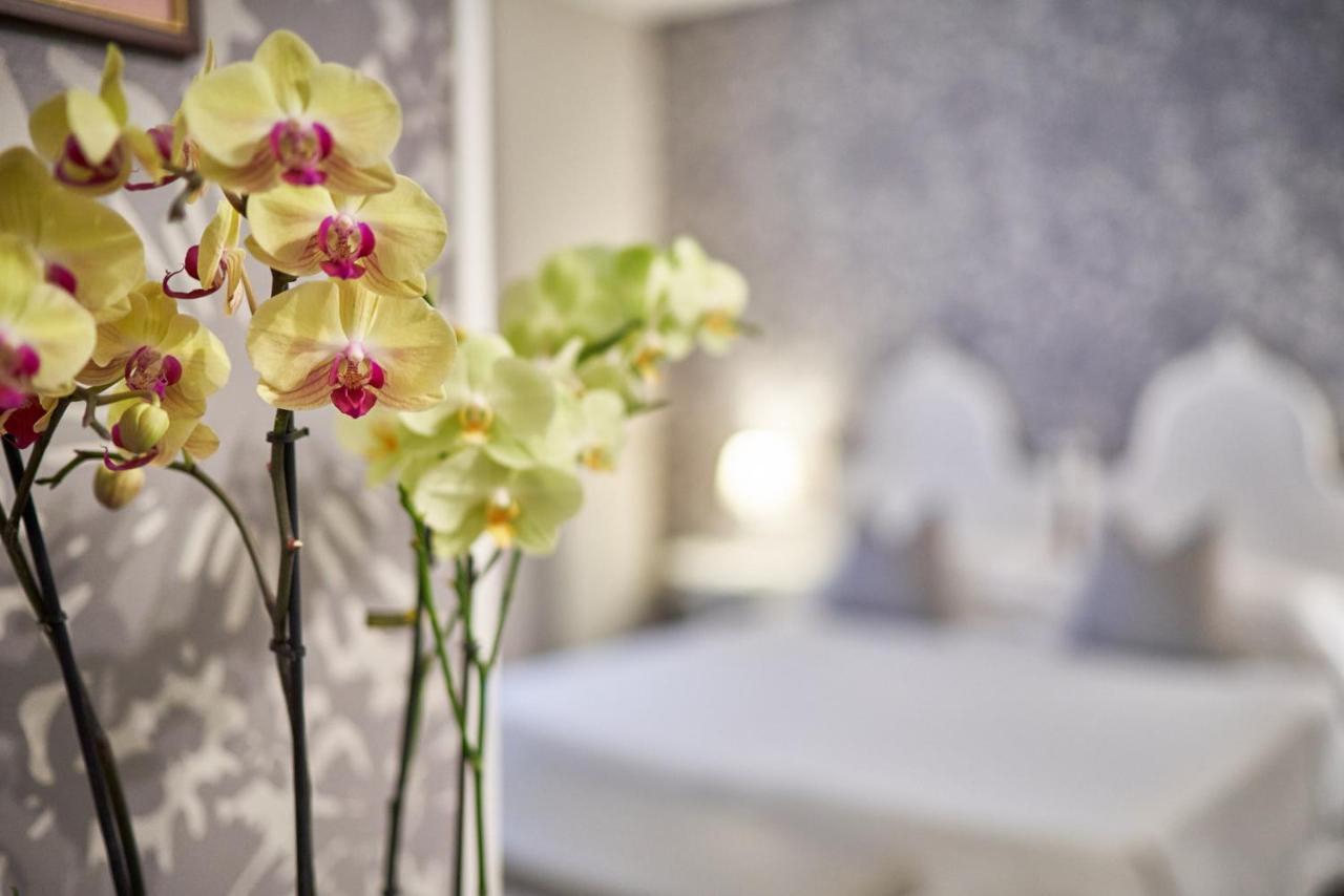 Hotel Clodia - Adults Only Sirmione Ngoại thất bức ảnh