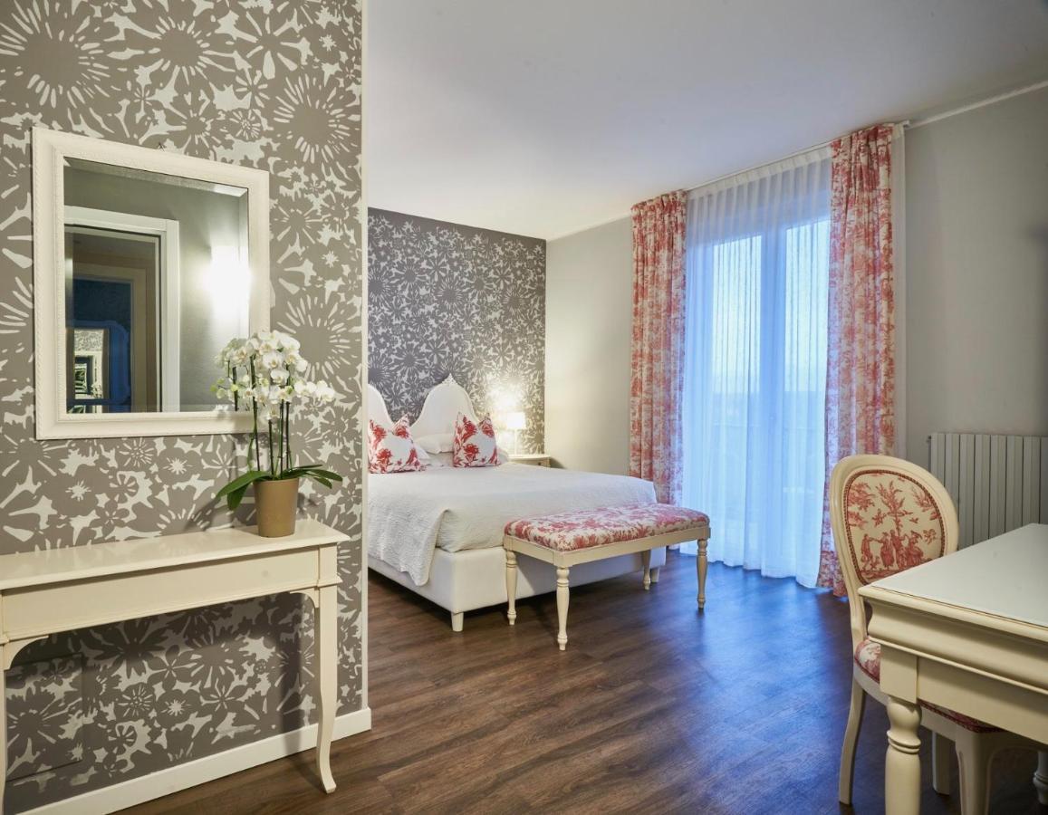 Hotel Clodia - Adults Only Sirmione Ngoại thất bức ảnh