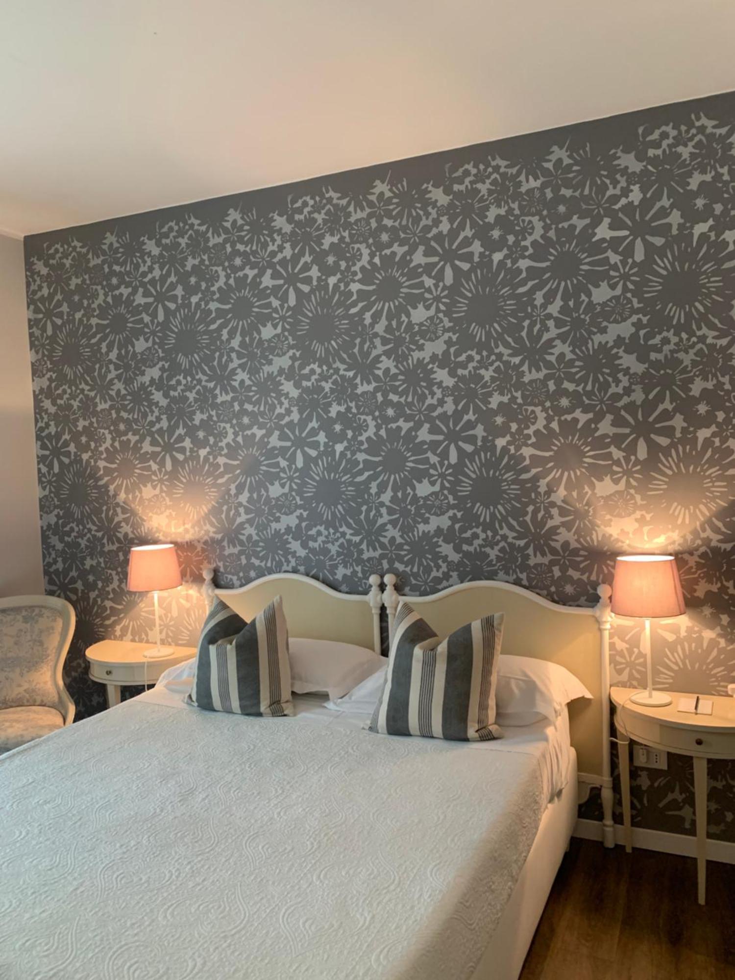 Hotel Clodia - Adults Only Sirmione Phòng bức ảnh